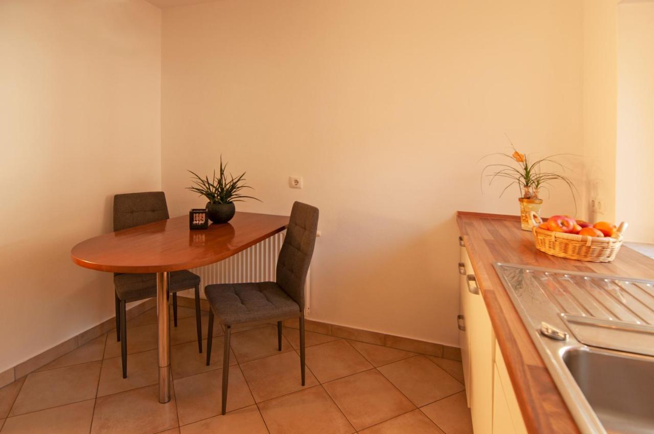 Landhaus Mondschein Hotel Кастелбело Екстериор снимка